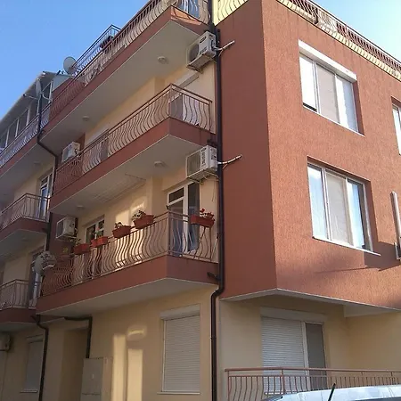 Cherno More Flats 네세부르